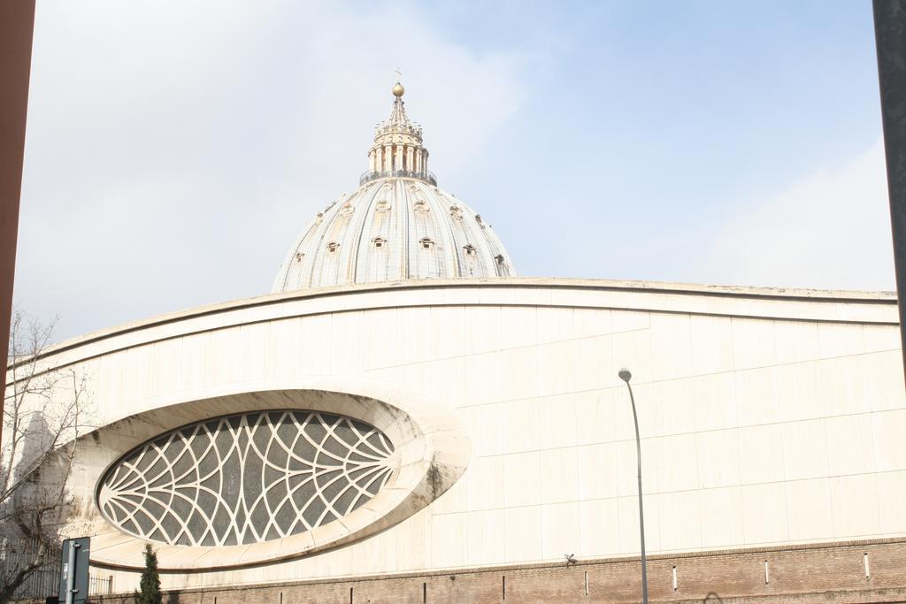 Отель Gregorios San Pietro Рим Экстерьер фото